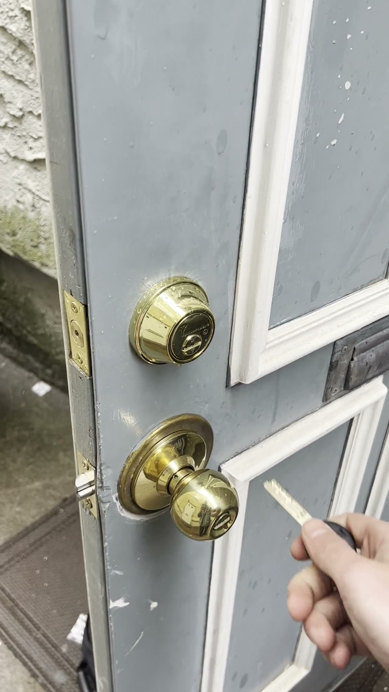 Knob & latch install